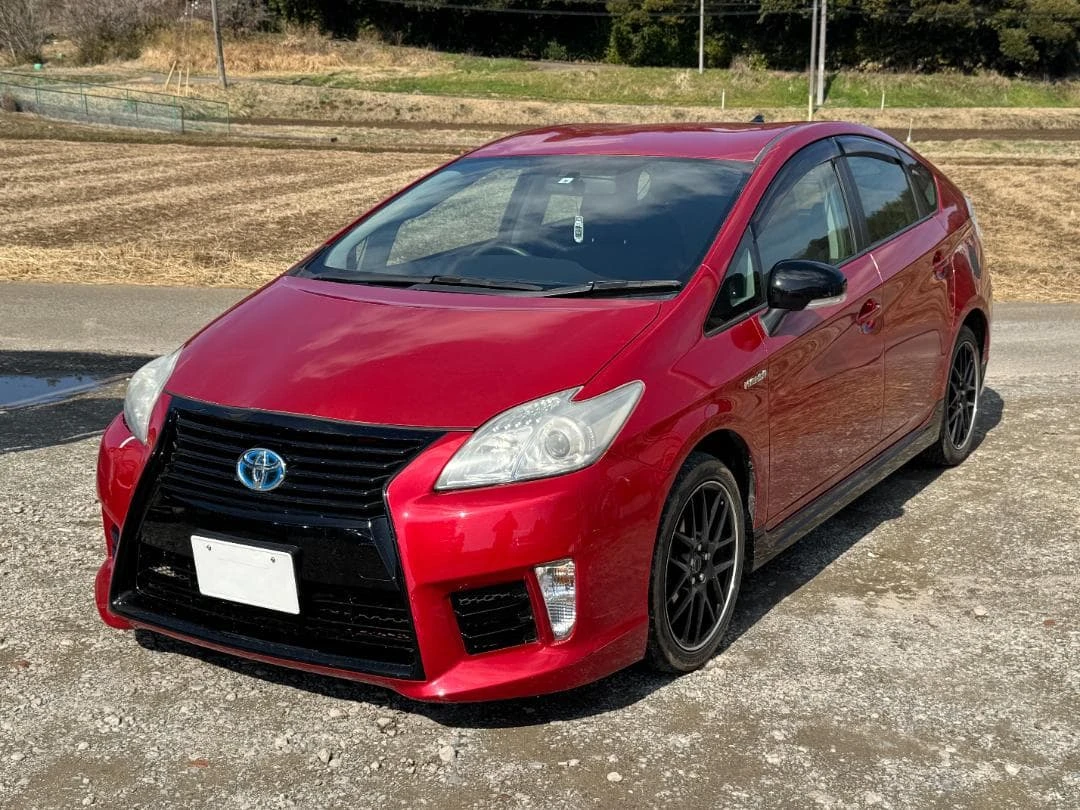 Toyota Prius S, năm 2010, đã kiểm định (kiểm tra an toàn) đến tháng 8 năm 2027, 178.000 km, có camera lùi.